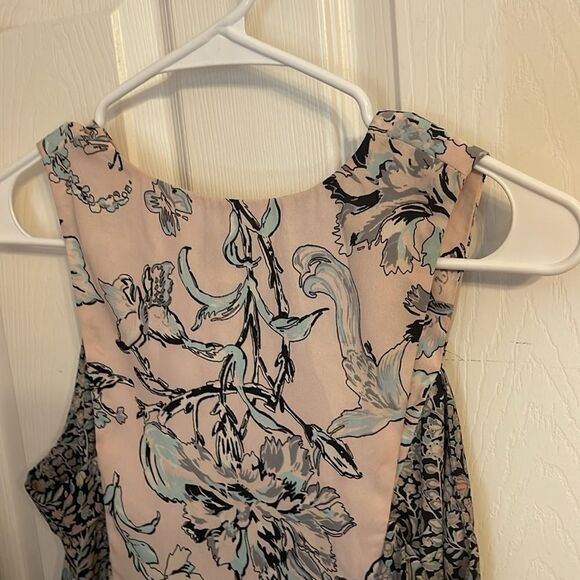 BCBG MaxAzria VickyDusty RosePinkFloralPink SleevlessBlouseTank XXSmall EUC - Picture 6 of 8